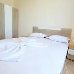 Апартаменты Goldenseaview 2 *
