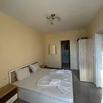 Goldenseaview 2 Апартаменты *