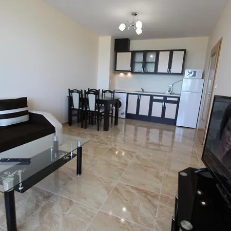 Апартамент Goldenseaview 2