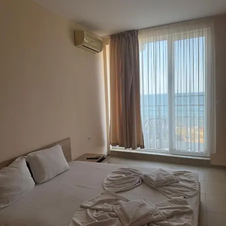 Goldenseaview 2 公寓 *
