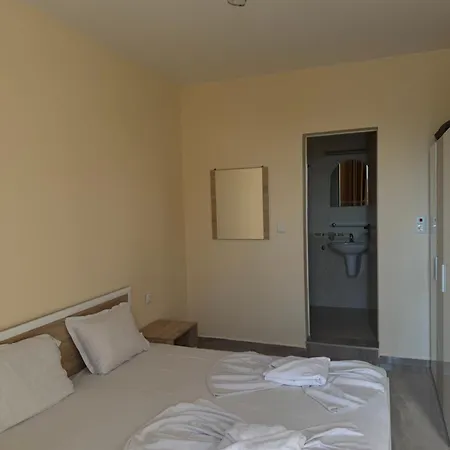 Апартамент Goldenseaview 2 *
