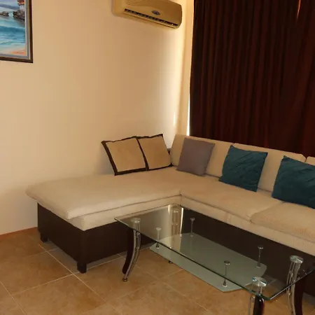 Апартамент Goldenseaview 2