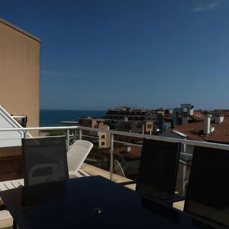 Goldenseaview 2 Апартамент *