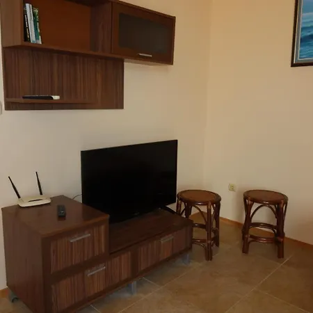 Апартамент Goldenseaview 2 *